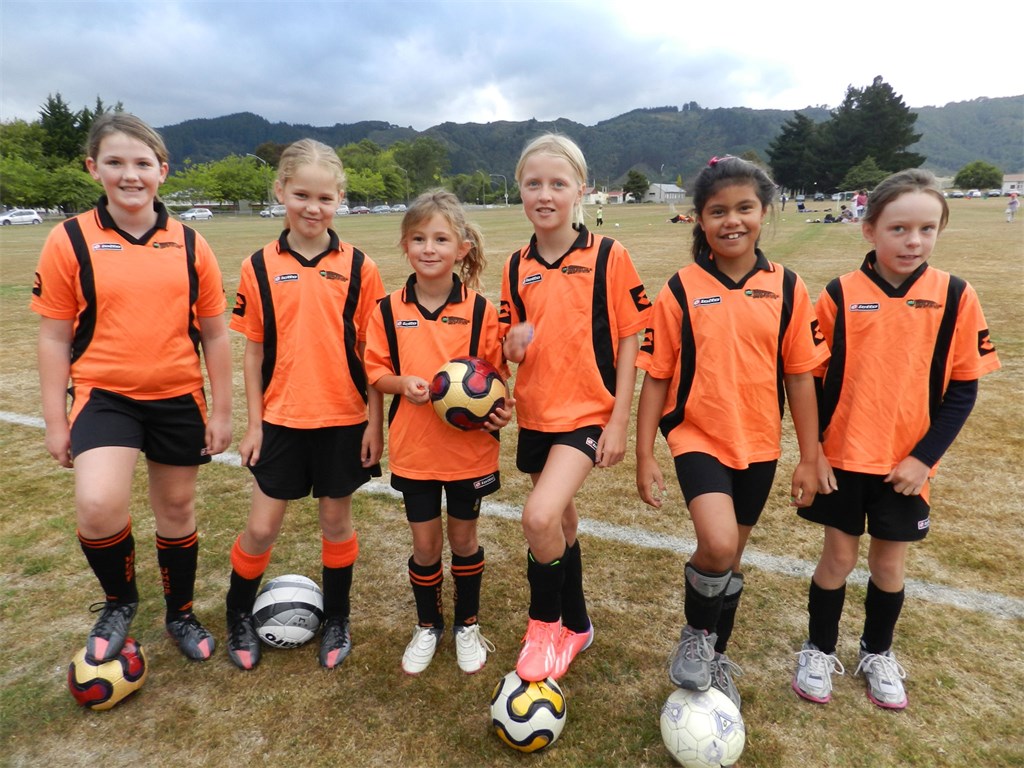 Read more about the article Girls Kick-It at Upper Hutt Football Tournament